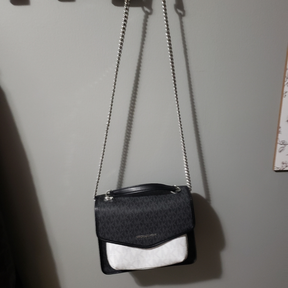 Michael Kors Crossbody - Picture 7 of 8